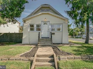 39 12th Ave, Glendora, NJ 08029