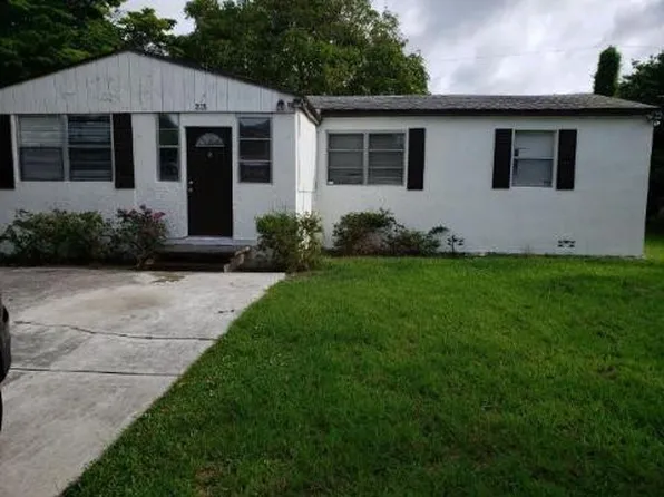 215 NW 6th Avenue, Boynton Beach, FL 33435