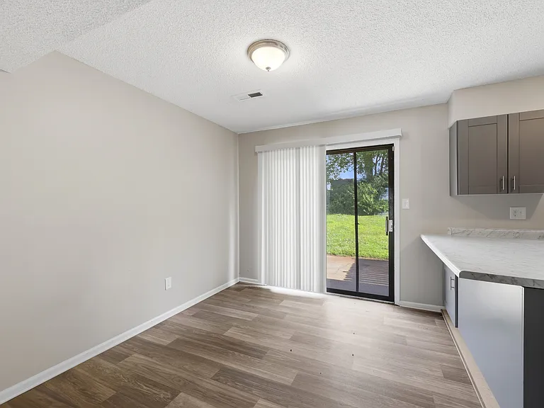 3508 SW Jackson St #3508 — Photo 5