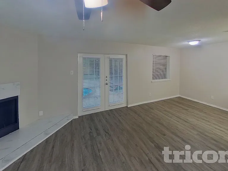 810 E Heath St — Photo 2