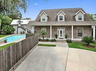 221 Prados St, Harahan, LA 70123