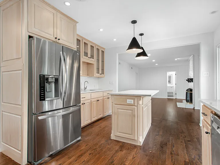 6737 Lakefair Cir — Photo 18