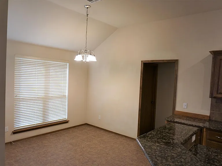9601 Crooked Creek Ln — Photo 6