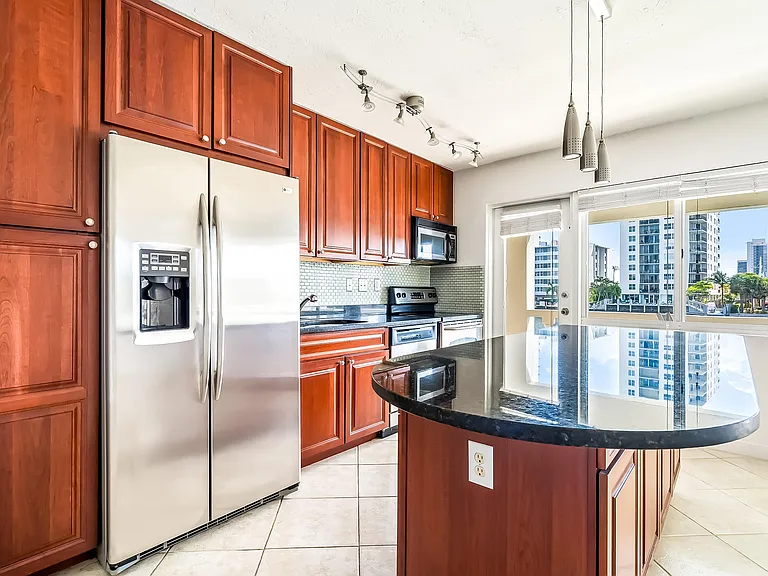 2895 NE 32nd St #207 — Photo 7