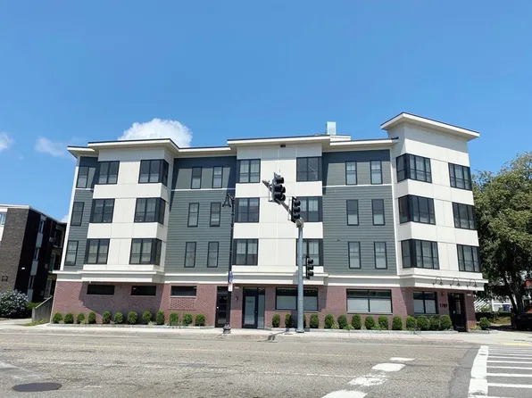 1789 Centre St Unit 403, Boston, MA 02132