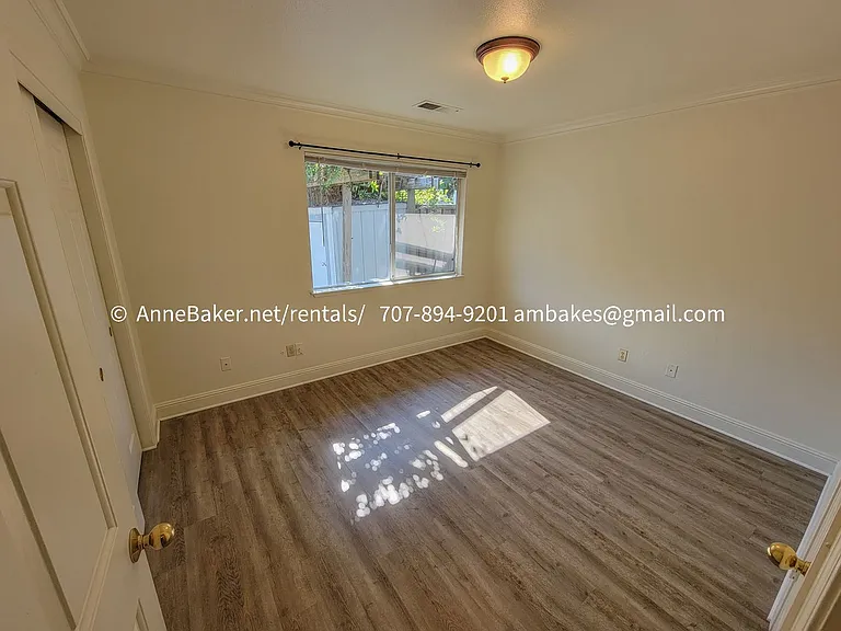 217 Elbridge Ave E — Photo 10