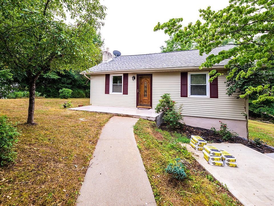 1st image of 6900 Dogwood Dr