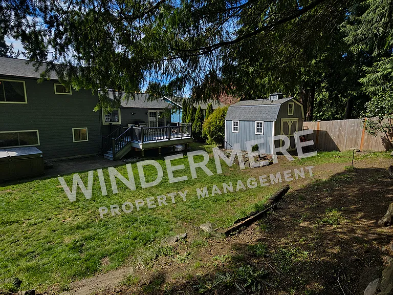 585 NW Fairwood Way — Photo 25