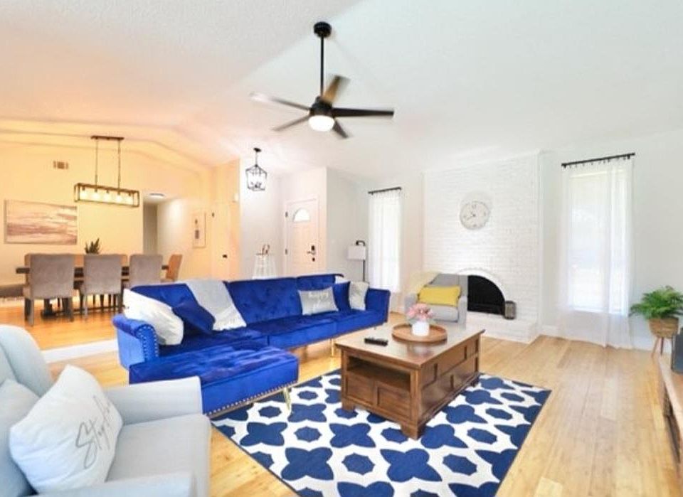 1st image of 606 Caravaca Dr