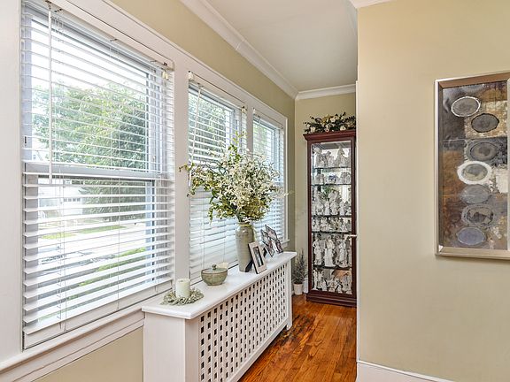 3rd image of 609 Kimball Ave