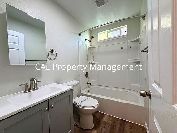 5th image of 83 Castro St #2