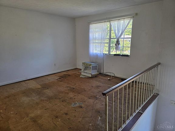 4th image of 4446 Fox Chase