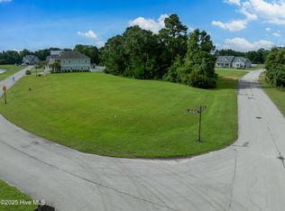 800 Lake Willow Way, Holly Ridge, NC 28445