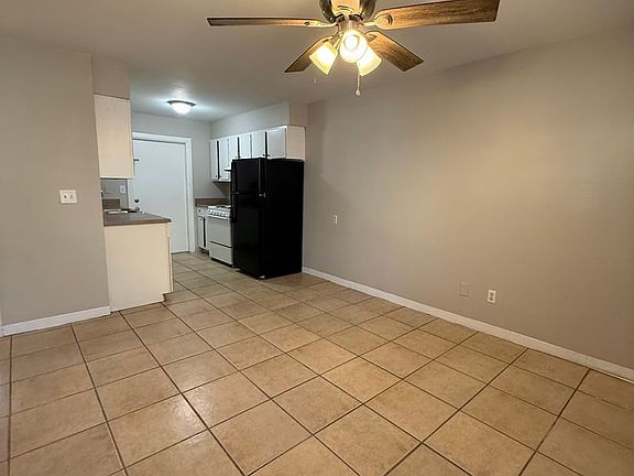 4th image of 3801 SW 17th Pl