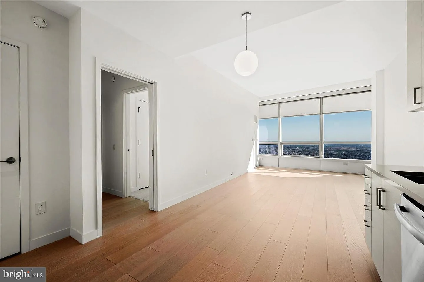 2 bed, 1128 sqft, $4,665 — Photo 2