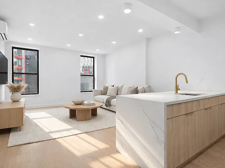192 Flatbush Ave #4E — Photo 2