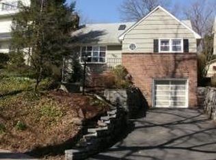 150 Essex Ave, Glen Ridge, NJ 07028