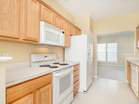 3rd image of 9763 Mallard Glen Dr