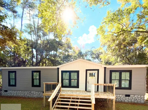 127 Clark St, Midway, GA 31320