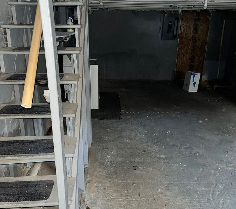 1st image of 414 N Bouldin St