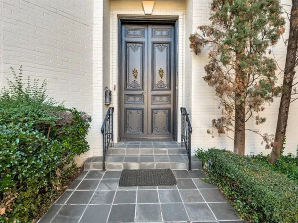 3802 S Versailles Ave, Dallas, TX 75209