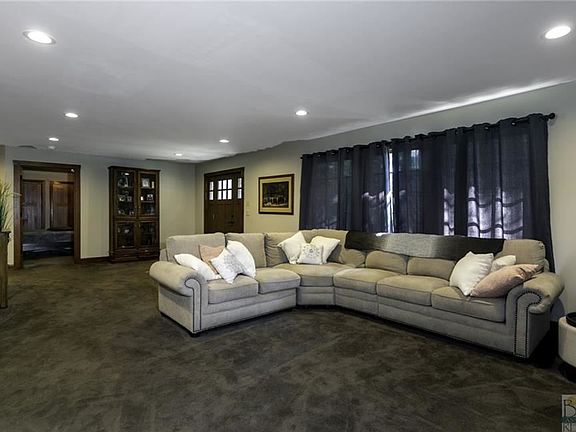 5th image of 3208 Country Club Cir