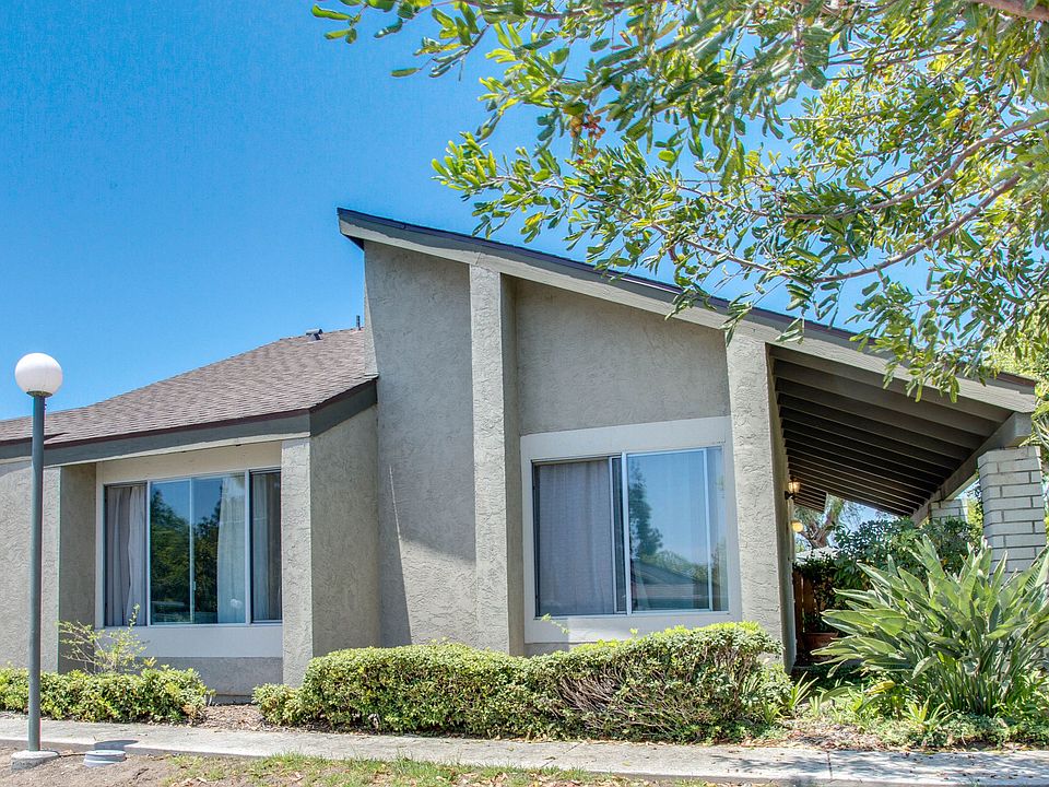 1st image of 5027 La Cuenta Dr