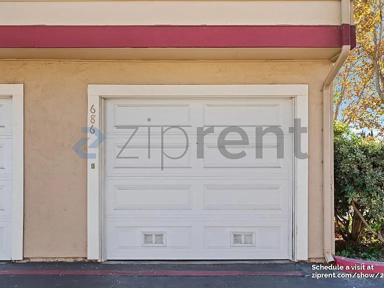 686 Whitewater Ct — Photo 25