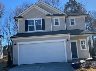2180 Fairway Green Dr, Fuquay Varina, NC 27526