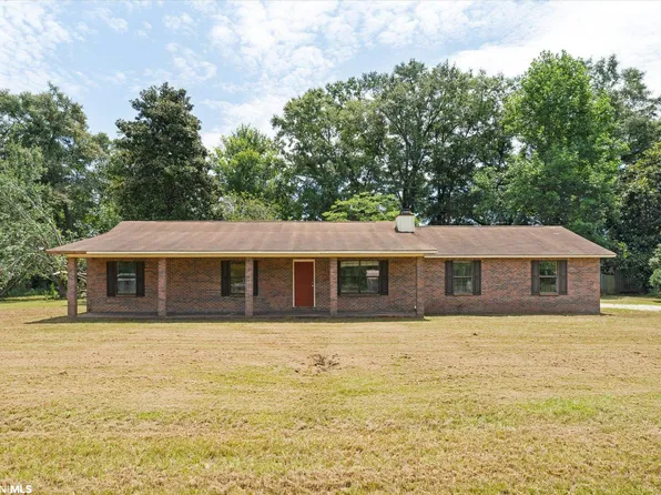 145 Estates Ln, Atmore, AL 36502