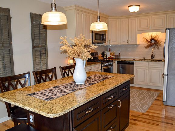 5th image of 3068 Arbor Oaks Dr