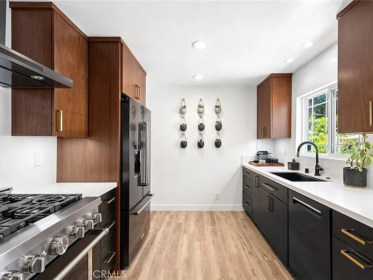 299 Mesa Dr — Photo 6