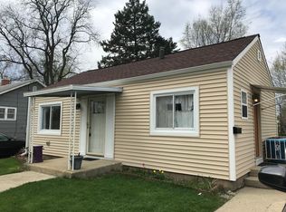 1115 Bangs St, Aurora, IL 60505