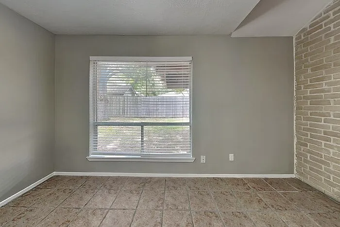 24030 Griffin House Ln — Photo 8
