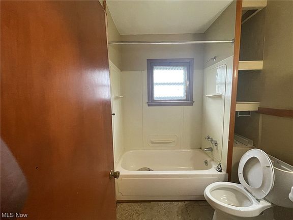 4th image of 14400 Westropp Ave