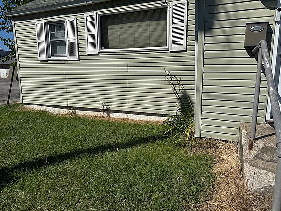 2nd image of 125 W Logan St