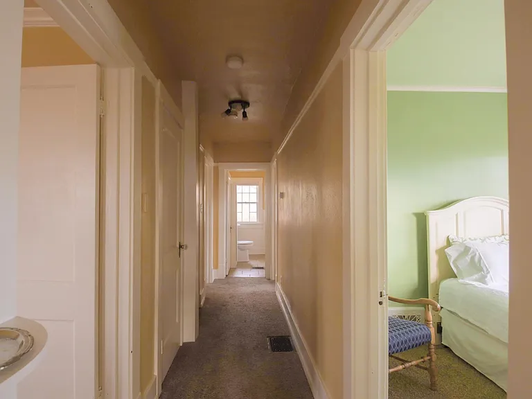1326 Clark St #1 — Photo 20