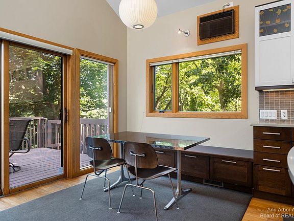5th image of 2638 Salisbury Ln