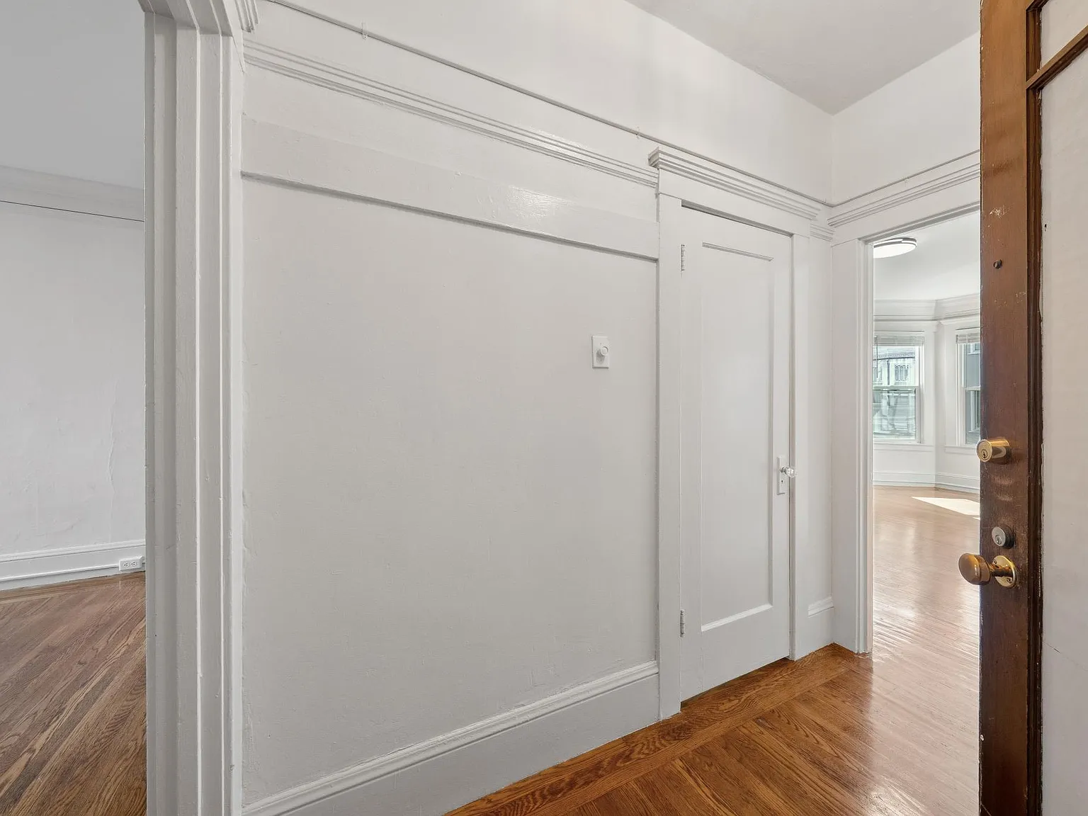 1 bed, 650 sqft, $5,195 — Photo 3