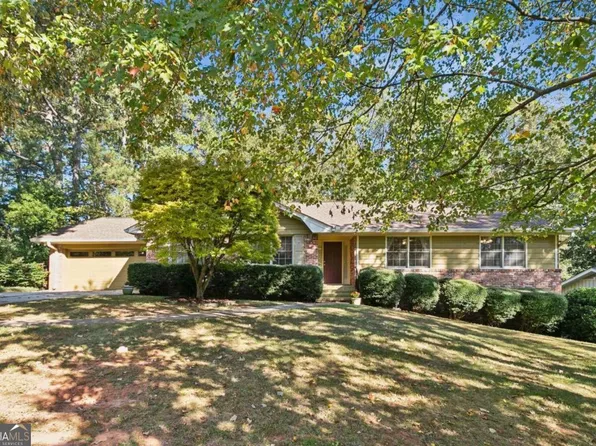 1996 Walton Woods Cir, Tucker, GA 30084