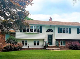 10 Ryerson Ave, Pompton Plains, NJ 07444