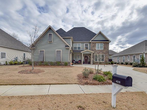 4th image of 4215 Churchill Ln
