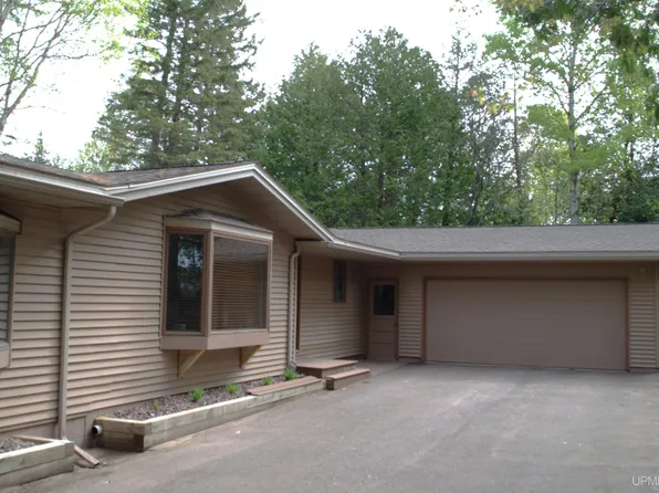 1001 Spruce St, Houghton, MI 49931