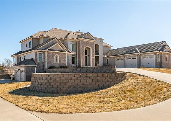 3rd image of 9701 Windsor Dr
