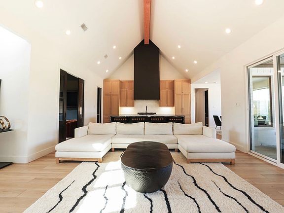 5th image of 6724 Clearwater Ranch Rd