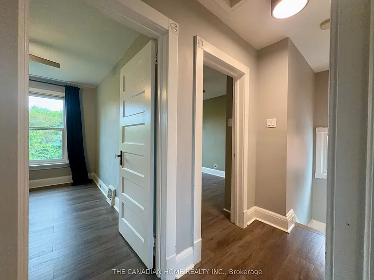 71 English St — Photo 23