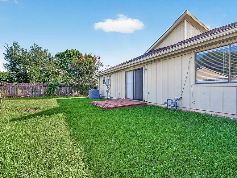 2322 Sunset Trl — Photo 24