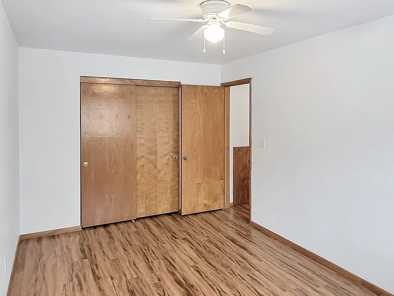 Carroll Court Apartments — Photo 9