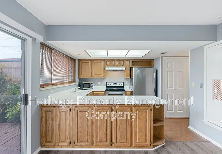 10958 Crown Park — Photo 10