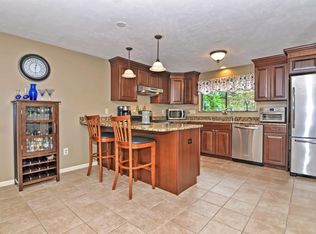 29 Country Club Ln #A, Milford, MA 01757